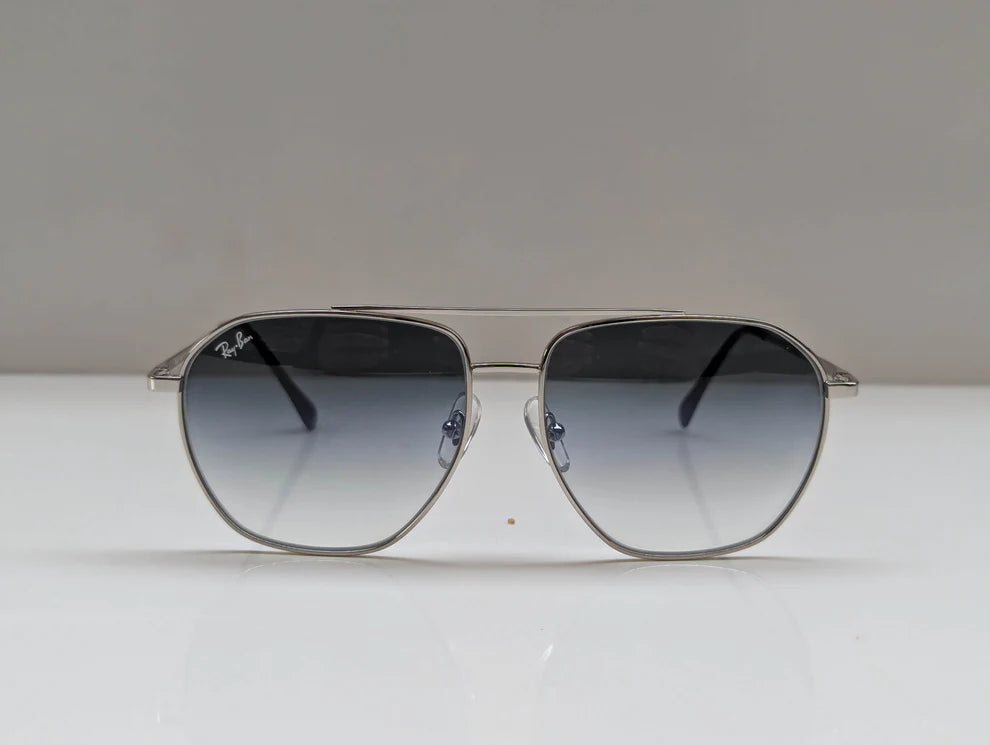 Ray-Ban RB3692