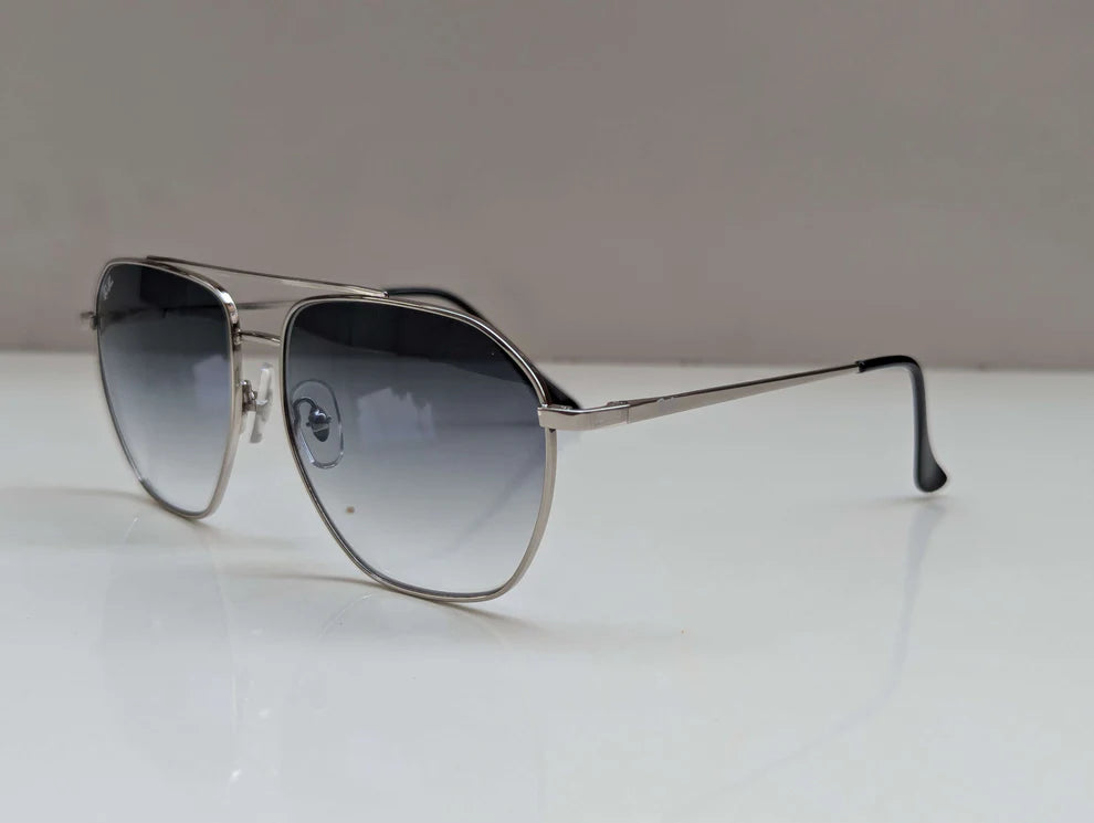 Ray-Ban RB3692